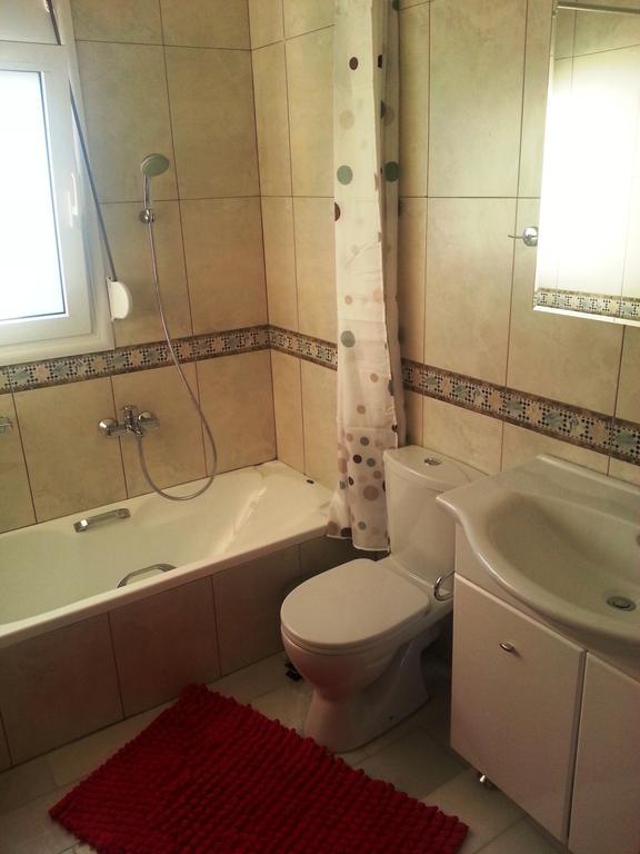 Irini Apartments Anaxos Phòng bức ảnh