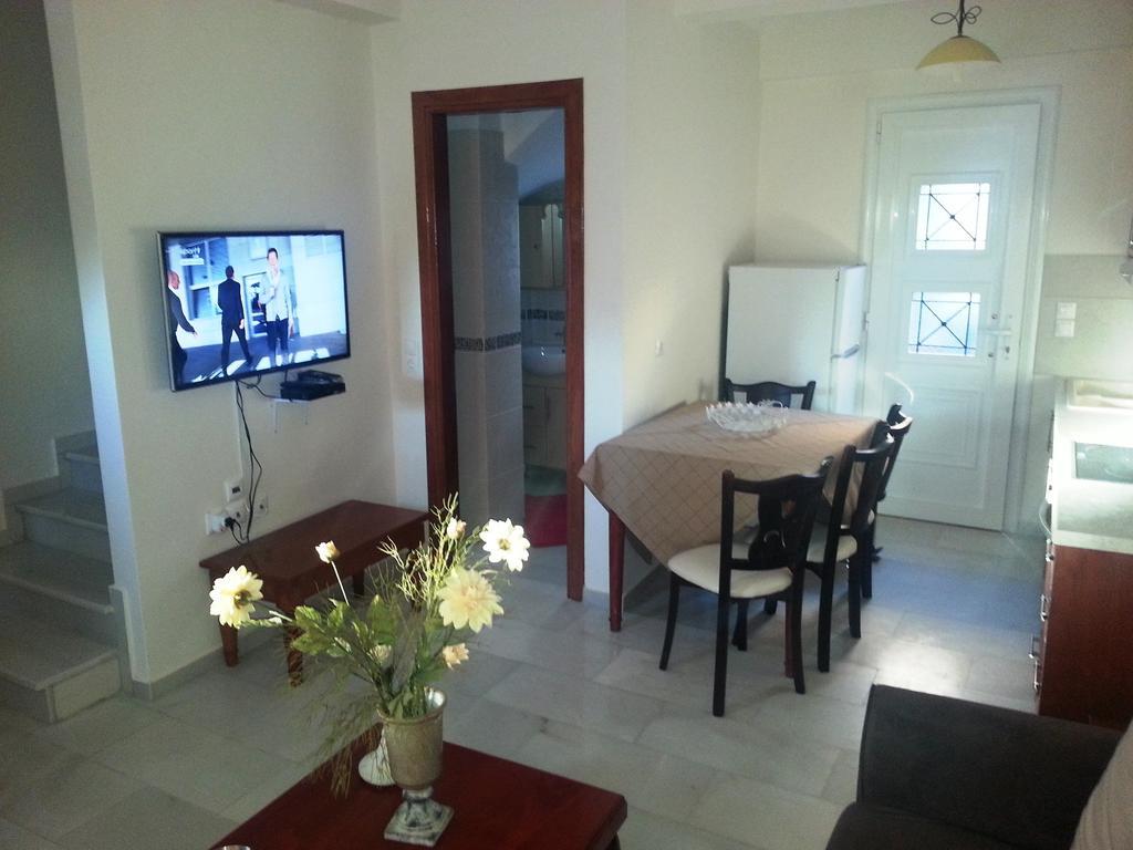 Irini Apartments Anaxos Phòng bức ảnh