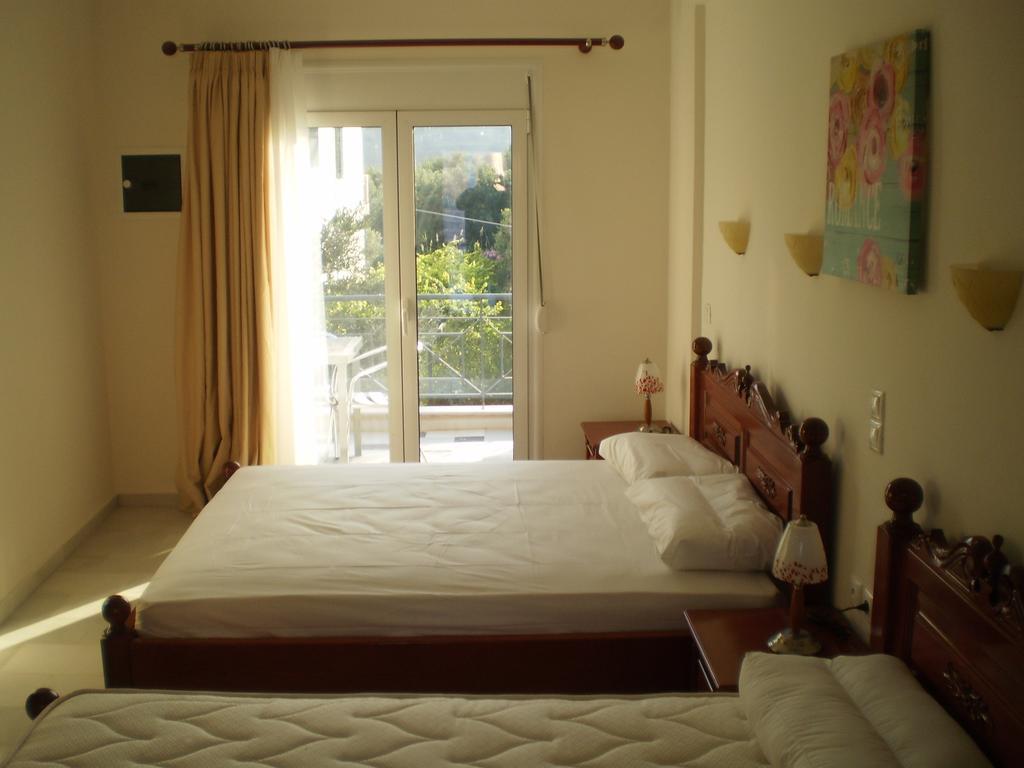 Irini Apartments Anaxos Phòng bức ảnh
