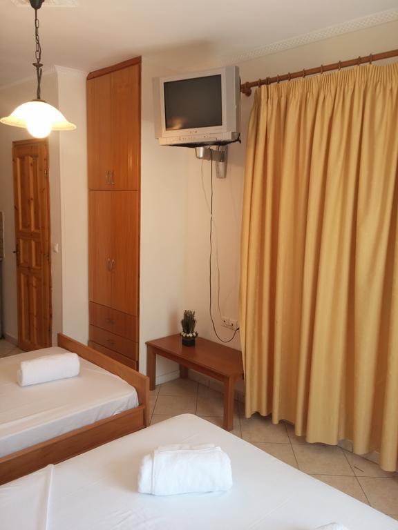Irini Apartments Anaxos Ngoại thất bức ảnh